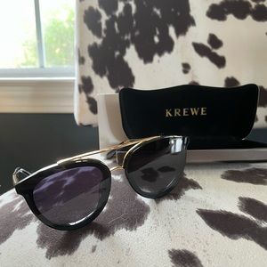 Beautiful jet black Clio!